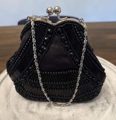 Bolsa de noite preta de cetim para formatura/coquetel preta com miçangas - Imagem 1 de 4