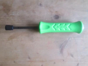 snap on tools 8" striking prybar new premium tool in extreme green SPBS8A - Picture 1 of 16