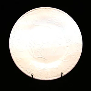 Bordallo Pinheiro PARRAS/VINE WHITE Salad Plate(s) 8" EXCELLENT - Picture 1 of 5