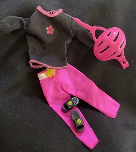 Cute Barbie Black with pink trim top pink original pants black sandals flower - Picture 1 of 8