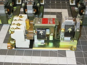 Máquina herramienta 8508BHO-22 cuadrada D relé magnético mecánico bobina 208/220V - Imagen 1 de 12