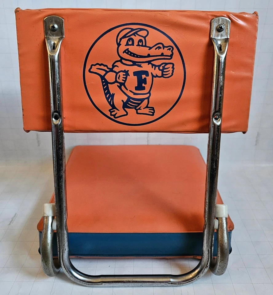 老式佛罗里达大学鳄鱼折叠体育场座椅橙色和蓝色 — 第 1/4 张图片