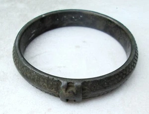 REALMENTE RARO Brazalete Antiguo de Bronce Yao Mien 2,5 Pulgadas - Imagen 1 de 4