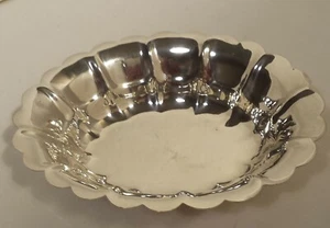JLS SILVER CO SILVERPLATE OVAL BON BON DISH SCALLOPED EDGE - Picture 1 of 5