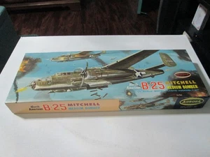 AURORA NORTH AMERICAN B-25 MITCHELL MEDIUM BOMBER MODEL KIT-1964 - Picture 1 of 4