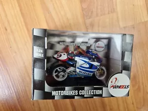 VITESSE 1/24 SUZUKI RGV500 #9 NOBUATSU AOKI 1999 MOTO GP MOTO TWR047 - Foto 1 di 3