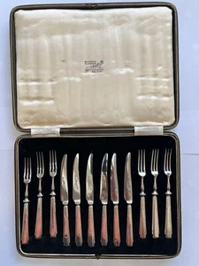 Set of 6 fruit cutlery set in original case. Sterling silver handles. - Picture 1 of 7