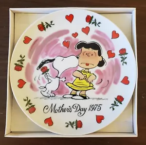 Peanuts 1975 Mother's Day Plate by Charles Schulz - Picture 1 of 4