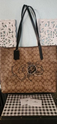 Bolso de Mano Grande Coach Chelsea Champlain Animación Tatuaje Rosas f76778 Firma C Foto 1 de 4