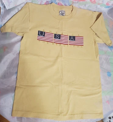 Camisa Alore DE COLECCIÓN Adulto Talla S ~AMÉRICA la Hermosa ~ Banderas ~ Hecha en EE. UU. Foto 1 de 4