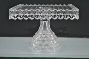 Pedestal de vidrio cubista cuadrado vintage American Fostoria soporte para pasteles con pozo de ron - Imagen 1 de 5