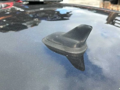 Antena de radio montada en techo 2011 12 13 14 15 16 17 18 Volkswagen Jetta Foto 1 de 4