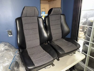 Assentos xadrez dianteiros Mercedes-Benz W201 190e 2.3-16 Cosworth 16v - Imagem 1 de 4