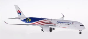 Modelo de avión 1:200 para Phoenix Malaysia Airlines para Airbus A350-900 9M-MAC - Imagen 1 de 4