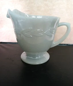 De colección Fire-King Horno Ware Crema Laurel Hoja RARO COLOR GRIS REDUCIDO - Imagen 1 de 7