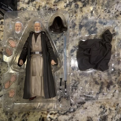 S.H. Figura de acción Figuarts Bandai Star Wars Ben Kenobi (Una nueva esperanza) Foto 1 de 3