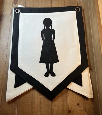 Banderines Pottery Barn Wednesday - Juego de 3 leer Foto 1 de 4