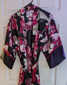 Women's Lilac and London Floral Print Satin Silk Bathrobe Black Pink Size Small - Picture 1 of 5
