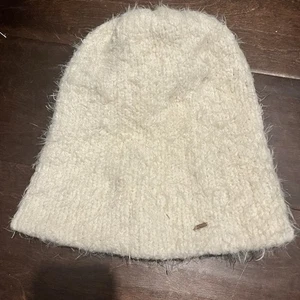 Free People Fuzzy Chunky Knit Slouchy Beanie Hat In Cream - Picture 1 of 7
