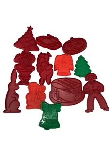 Vintage Tupperware Cookie Cutters Lot of 12 Christmas Thanksgiving Birthday Cute - Picture 1 of 19