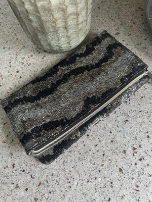 Bolso sin asas Stella & Dot plegable metálico con cremallera bolsa forro de leopardo Foto 1 de 4