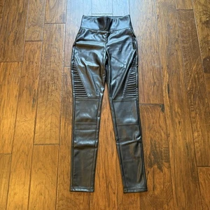 BBJ Los Angeles Hose Damen Small Schwarz Kunstleder Moto Leggings High Rise - Bild 1 von 15