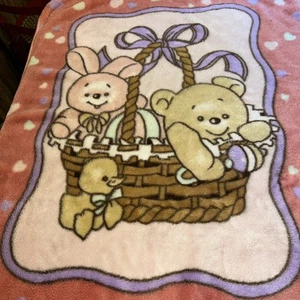Manta Bebé Vintage Oso Conejito Pato Cesta Esponjosa 56" x 40" Rosa 100% Acrílico - Imagen 1 de 9