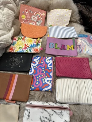Lote de bolsas de maquillaje Ipsy elige 3 bolsas de cosméticos bolsa de viaje diferentes patrones estilos Foto 1 de 4