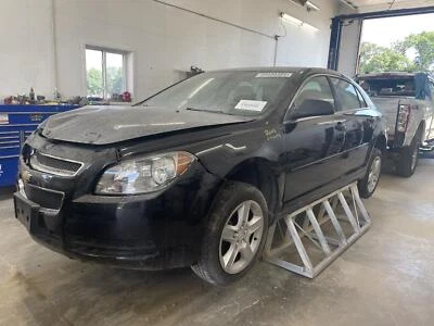 Used Fuse Box Engine fits: 2011 Chevrolet Malibu 2.4L VIN 0 8th digit opt LE9 w/ - Image 1 of 4