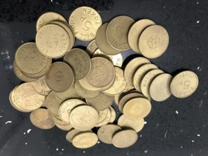 40 x 5p TOKENS FOR FRUIT MACHINES (VARIOUS MAKES) - Picture 1 of 3