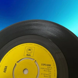ABBA - Dancing Queen / That's Me - 7" Vinyl Single [EX/EX] 1976 Epic S EPC 4499 - Picture 1 of 9
