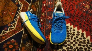 Altra Experience Flow 2 para hombre, azul/amarillo, 11,5 EE. UU. - USADO - Imagen 1 de 12