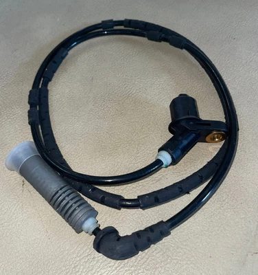 Sensor de velocidad de rueda trasero LH ABS Holstein - 2ABS0027 - para BMW 325Ci, 325i y más Foto 1 de 4
