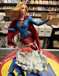 Short Hair Supergirl Premium Format Figure Artgerm Statue Sideshow Collectibles