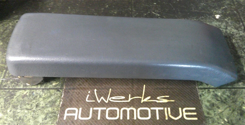 87-90 USDM OEM Nissan Pulsar N13 consola central reposabrazos tapa + conjunto de bisagra Foto 1 de 4