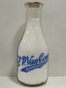 Botella de leche TRPQ F P Van Cour VanCour Dairy Farm Bloomingdale NY ESSEX CO 1950 - Imagen 1 de 2