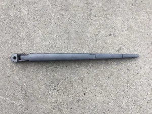 GENUINE HOLDEN VF WAGON TAILGATE WIPER ARM REAR SV6 SS SSV CALAIS REDLINE HSV - Picture 1 of 1