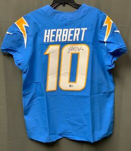 Justin Herbert #10 Signed NIKE Chargers Football Jersey AUTO BAS Holo Only Sz 48