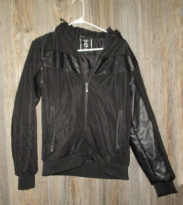 Chaqueta de moto Fried Denim NYC para hombre negra imitación cuero detalles talla pequeña Foto 1 de 4