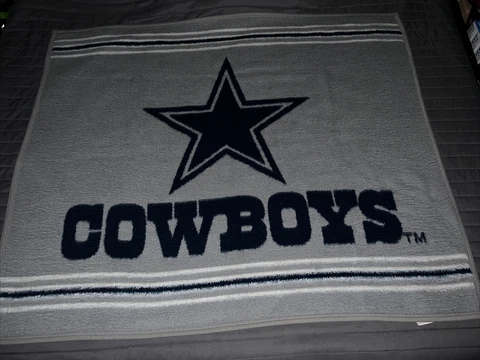 RARE VINTAGE Dallas Cowboys NFL 48” x 58” Plush Throw Blanket Beiderlack Brand Cover