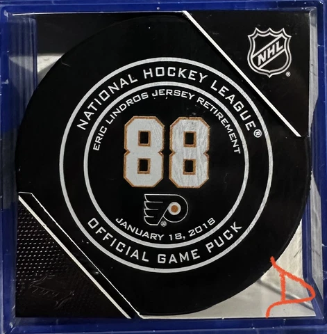 Philadelphia Flyer #88 Eric Lindros (Jersey Retirement Night) Official Game Puck Cover