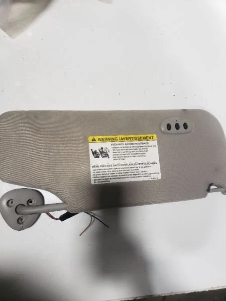 Quebra-sol driver com iluminação compatível com 04-07 TAURUS 1008907 - Imagem 1 de 4