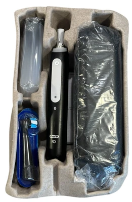 Cepillo de dientes eléctrico Oral-B iO Series 3 TIPO 3757, negro, probado - Imagen 1 de 4