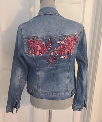 Chaqueta vaquera azul Mossimo para mujer talla grande chaqueta vaquera con parche de flores en la espalda Foto 1 de 4