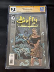 Sarah Michelle Gellar signed 01 Buffy the Vampire Slayer 33 Cover Art CGC SS 9.8 - Picture 1 of 2
