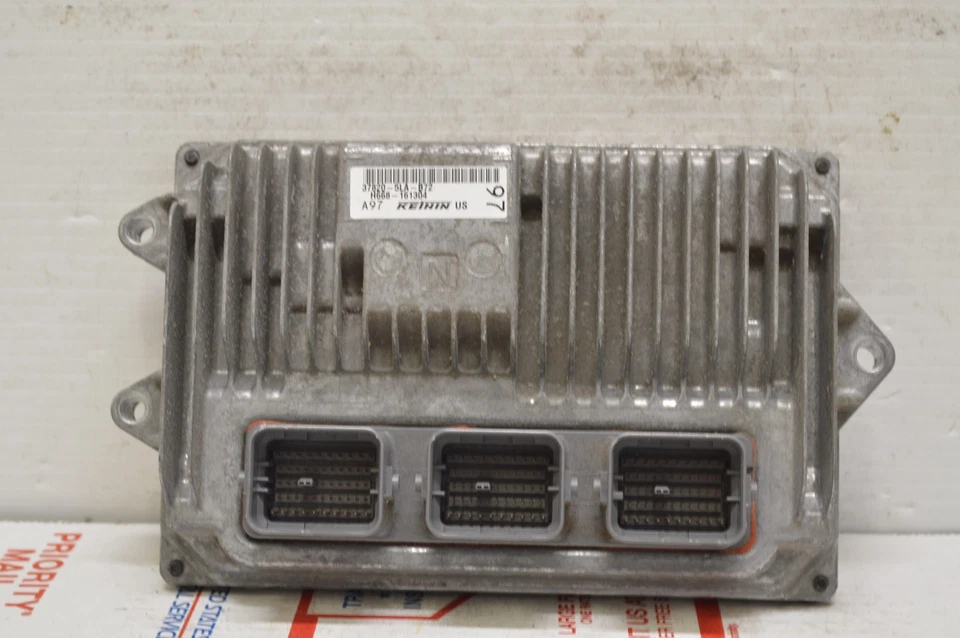 Unidad de módulo de control del motor Honda CR-V 37820-5LA-B72 2016 16 Ecm J67 037 Foto 1 de 3