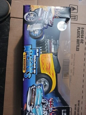 Máquinas musculares escala 1/18. Roadster 32 en amarillo.  En caja Foto 1 de 3