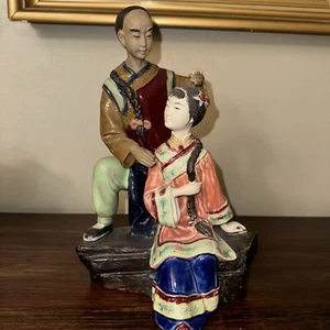 Statuina vintage coppia fango cinese fiori romantici nei capelli - Foto 1 di 7