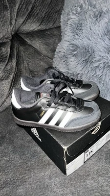 NIB ADIDAS SAMBA CLASSIC SOCCER SHOES YOUTH SIZE 11 BLACK/WHITE FREE SHIPPING - Image 1 of 4