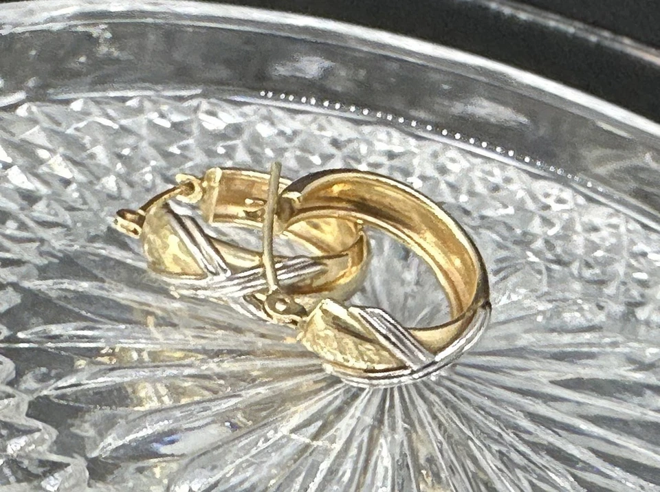 Pendientes de aro de oro de dos tonos de 10K con bisagras marca Israel hatchback 1,4 g 5,2 mm Foto 1 de 1